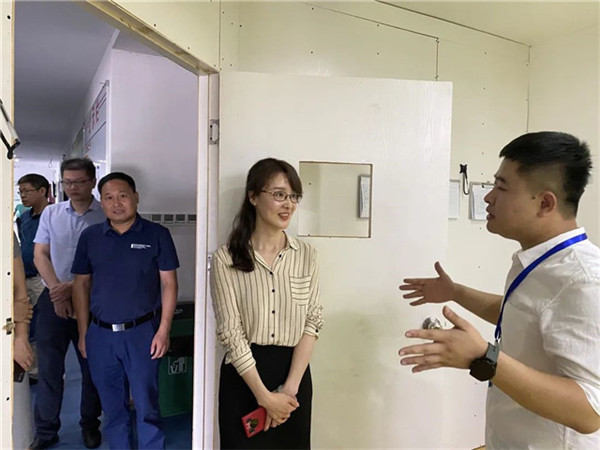 上饶市残联党组书记陈乐一行来我中心调研“抢救性”康复工作